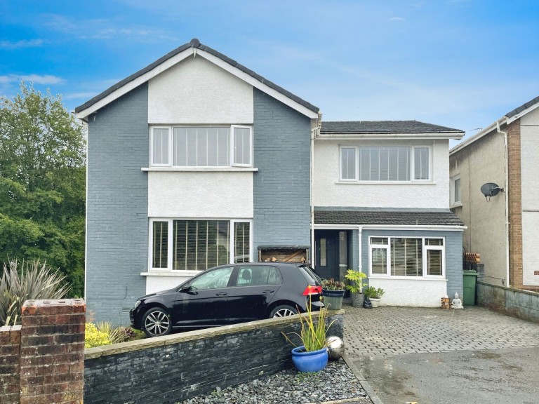 10 Pascoe's Avenue, Bridgend