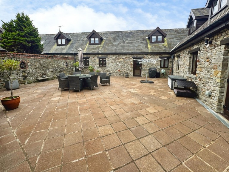 The Oak Barn Eglwys Nunnydd, Margam