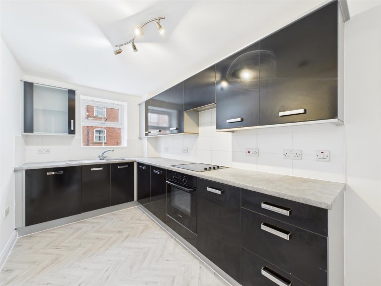 Larch Close, Nuneaton