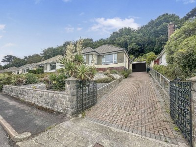 View full details for Lyndhurst Close, Kingskerswell, Newton Abbot, Devon, TQ12 5AH