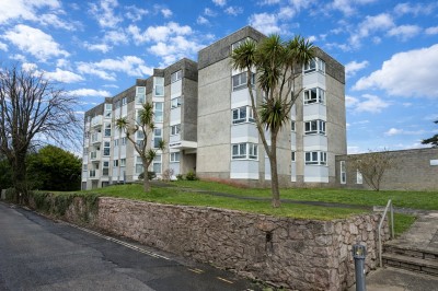 View full details for 34 Waldon Point St. Lukes Road South, Torquay, Devon, TQ2 5YE
