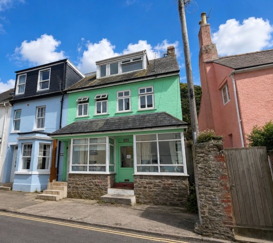 View full details for 16c Milton Street, Brixham, TQ5 0BX