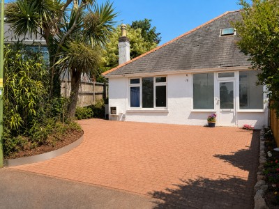 View full details for 18 Pines Road, Paignton, TQ3 3PE