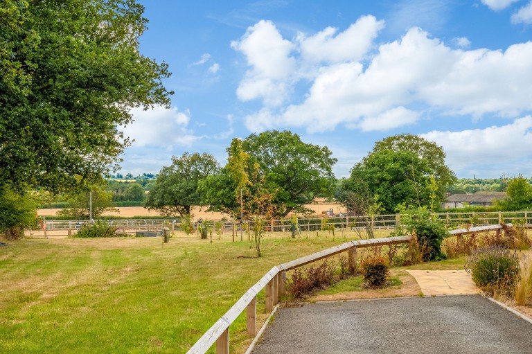 Images for Sorrel Green, Warwick – A Well Positioned Five Bedroom Home Overlooking The Green