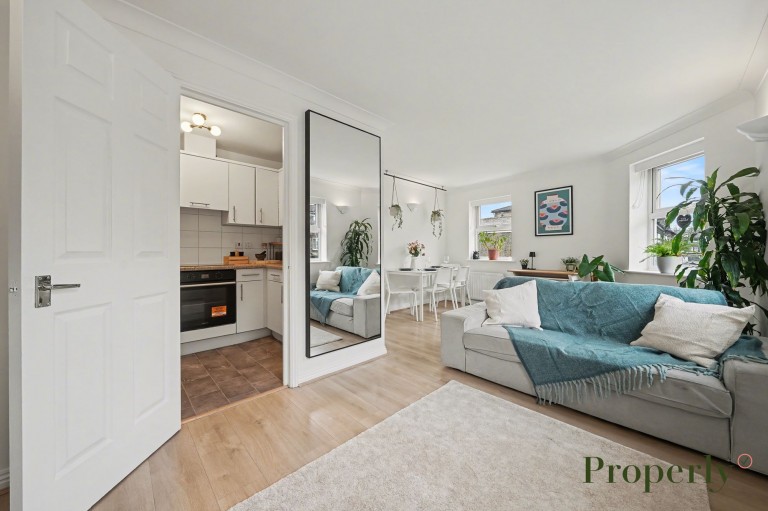 Images for Falcon Road, Hertford Court, SW11