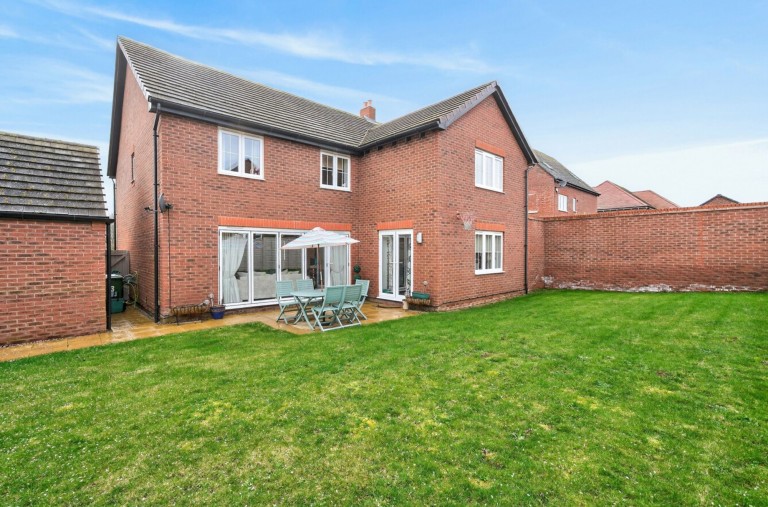 Images for Tilsley Close, Warwick, Five bedroom home overlooking park and lake - VIDEO TOUR