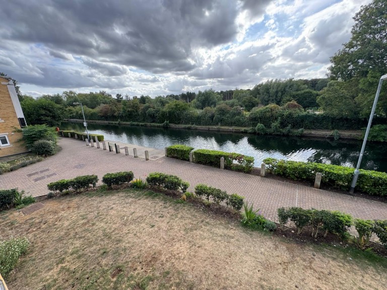 Images for Ovaltine Drive, Kings Langley, WD4