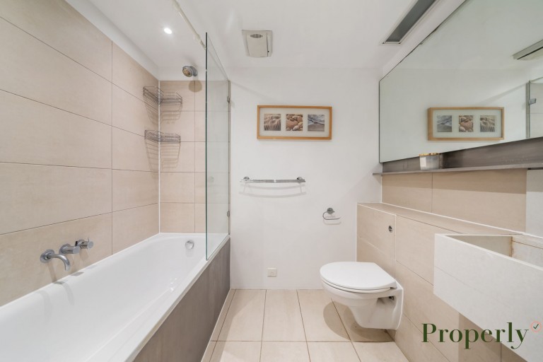 Images for Hutchings Street, Naxos Building, E14