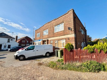 Peartree Lane, Bexhill-on-Sea, East Sussex