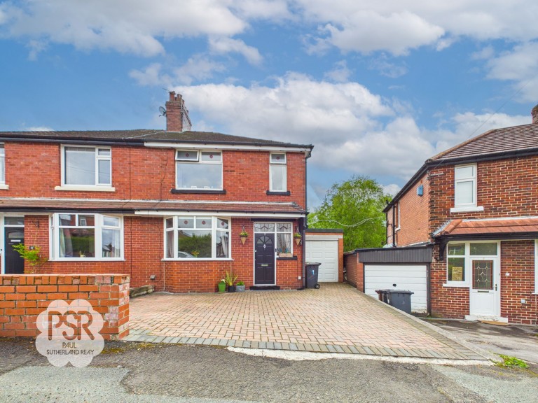 Diglands Avenue, New Mills, SK22