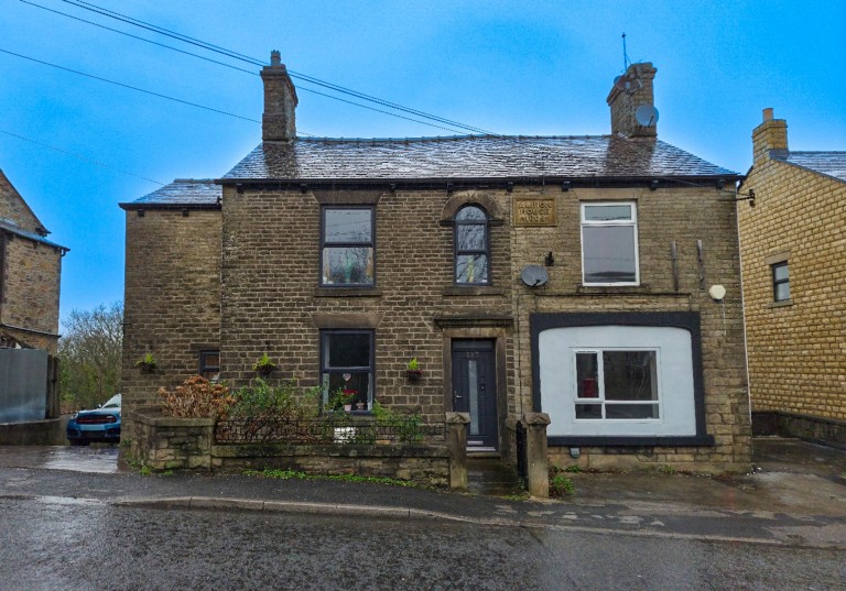 Albion Road, New Mills, SK22