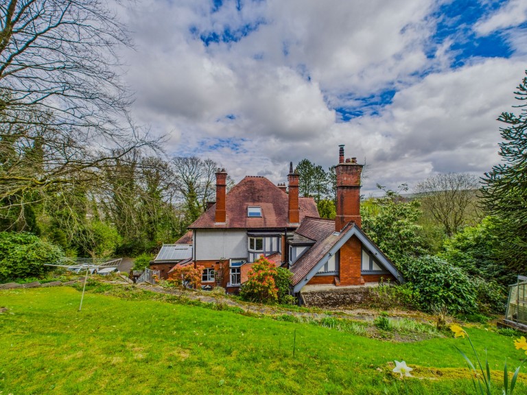Buxton Road, Furness Vale, SK23
