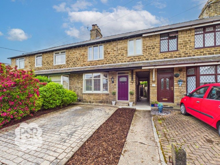 Maple Avenue, Disley, SK12