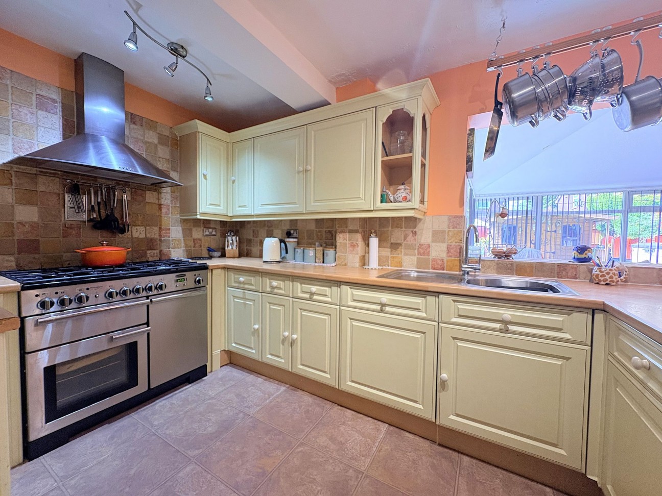 Thornham Drive, Bolton, BL1