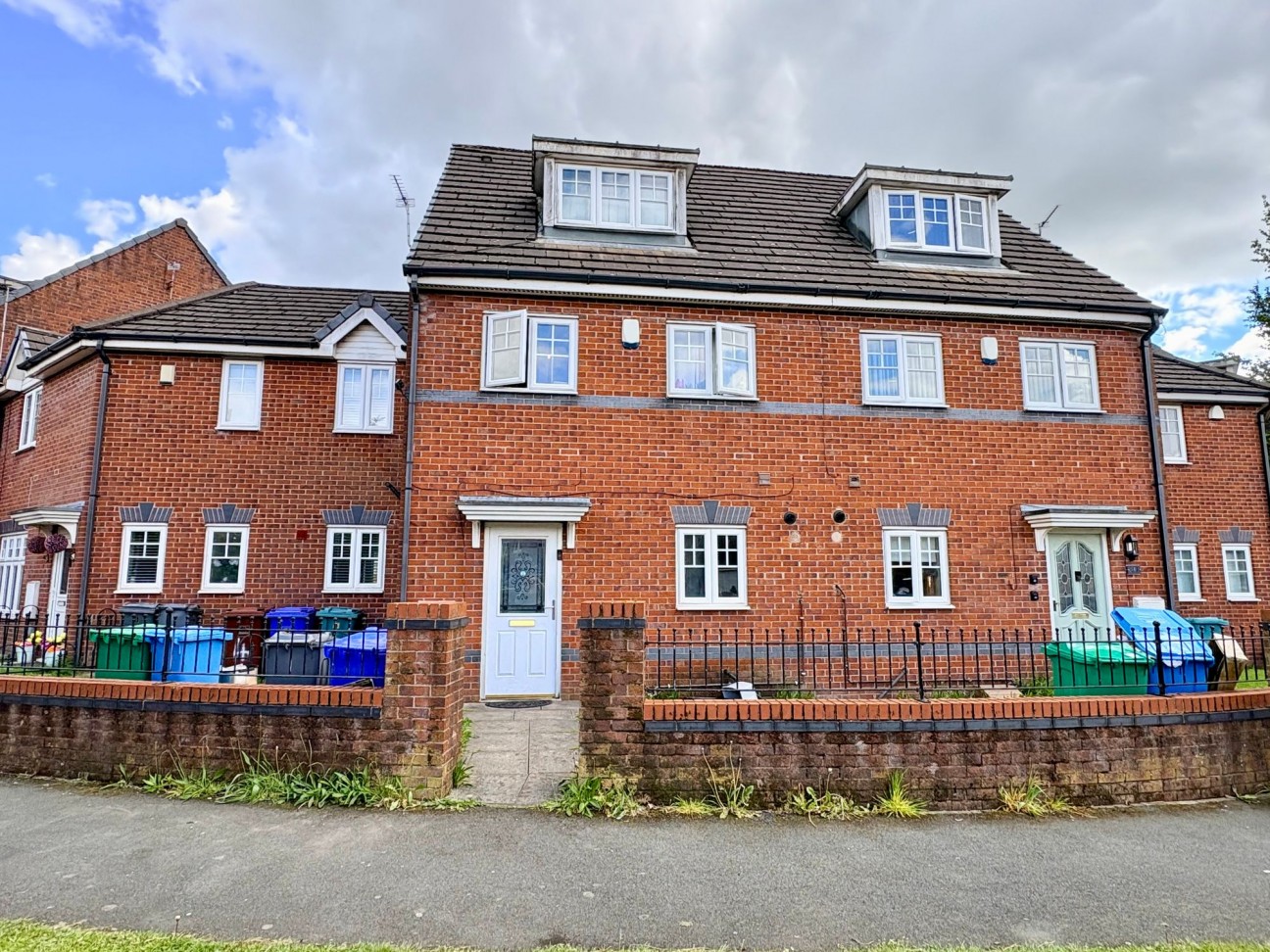Lowbrook Avenue, Manchester, M9