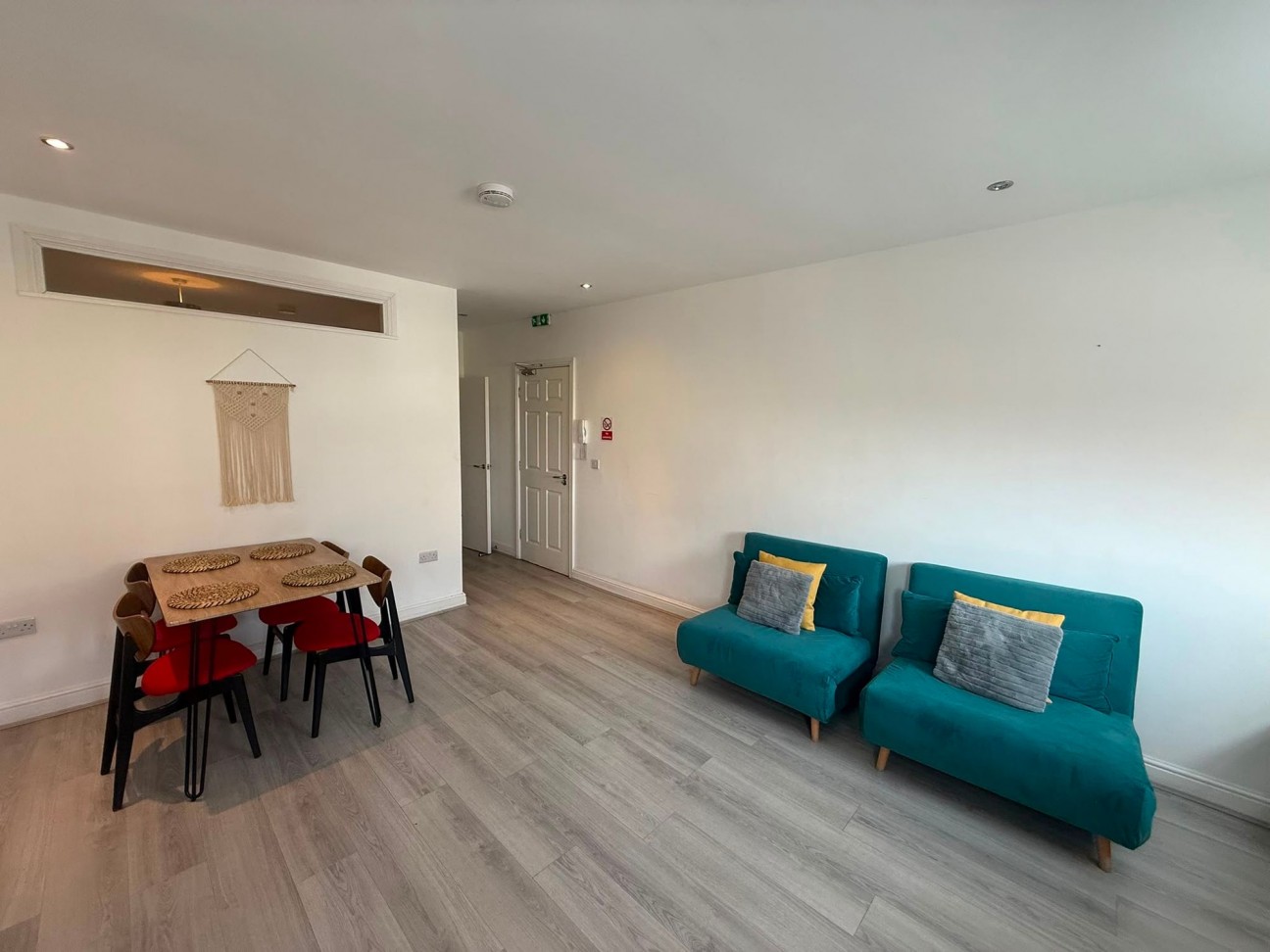 County Road, Walton, L4