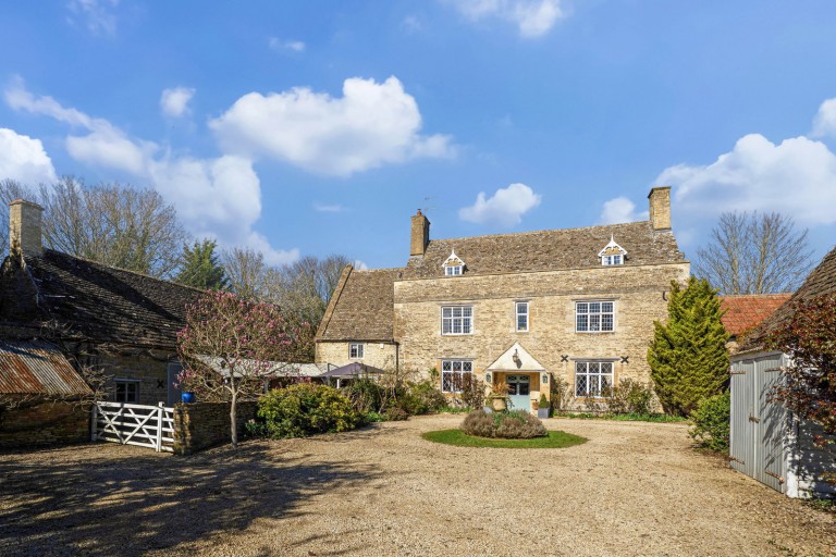 Burford Road, Brize Norton, OX18 3NN