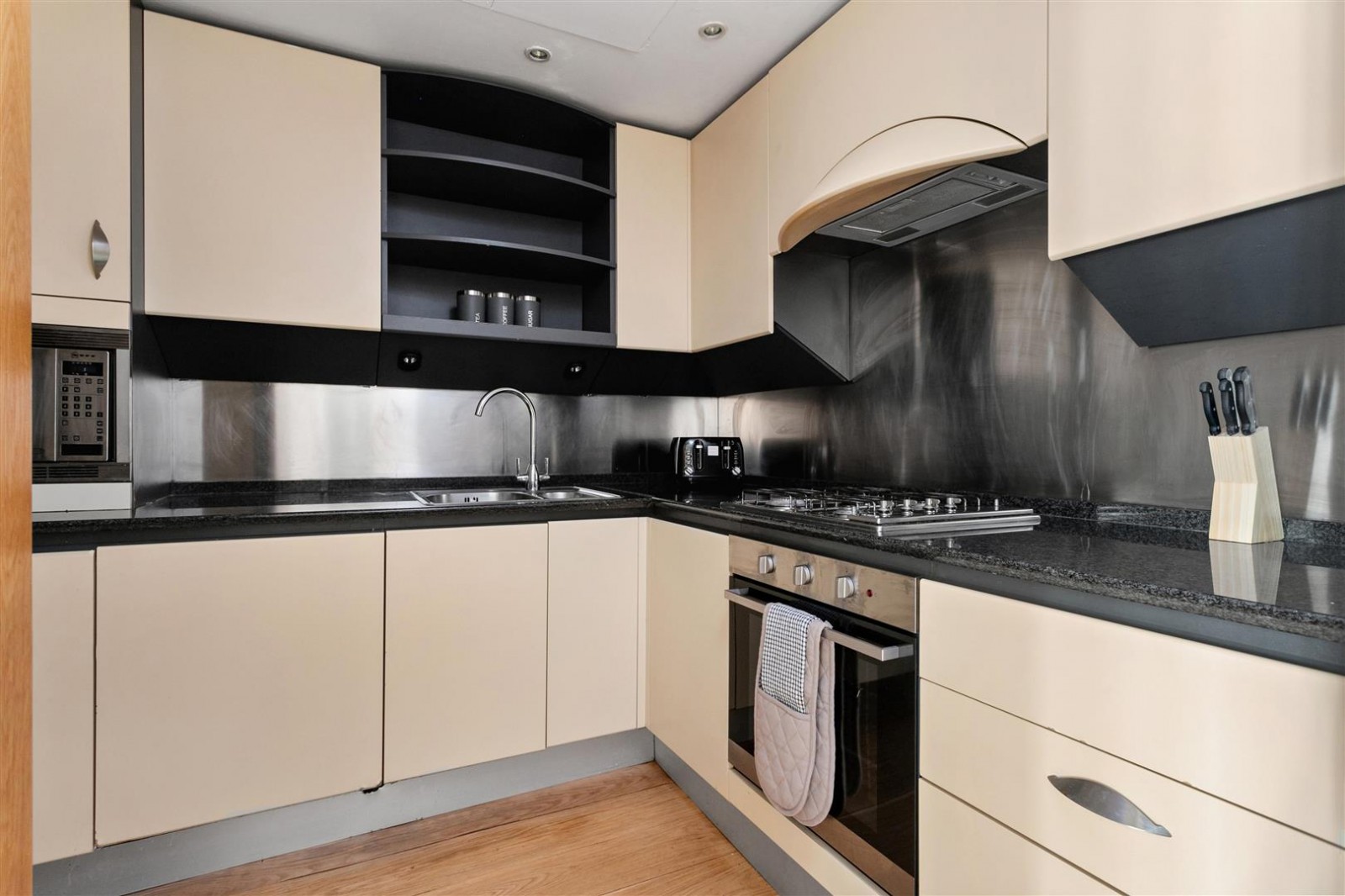 Belgrave Court, 36 Westferry Circus, London