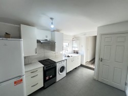 High Street, Enfield, EN3 4DH