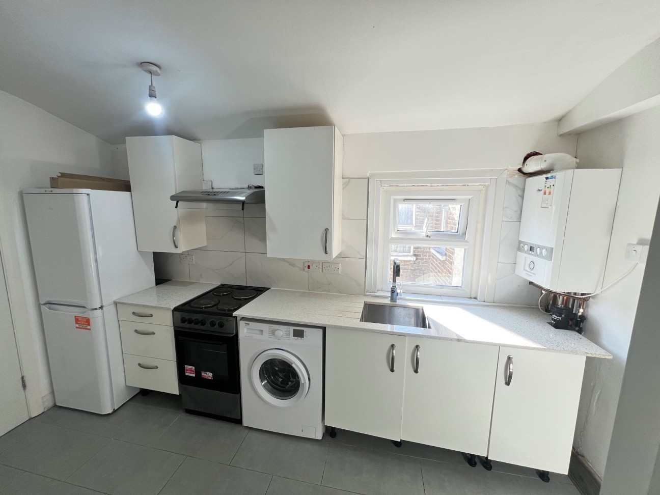 High Street, Enfield, EN3 4DH