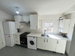 High Street, Enfield, EN3 4DH