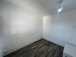 High Street, Enfield, EN3 4DH
