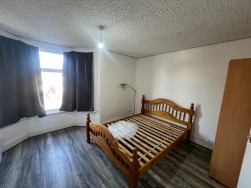High Street, Enfield, EN3 4DH