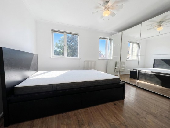 Magpie Close, Enfield