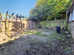 Charters Cross, Harlow