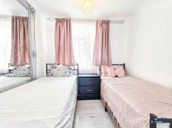 Hydefield Close, London
