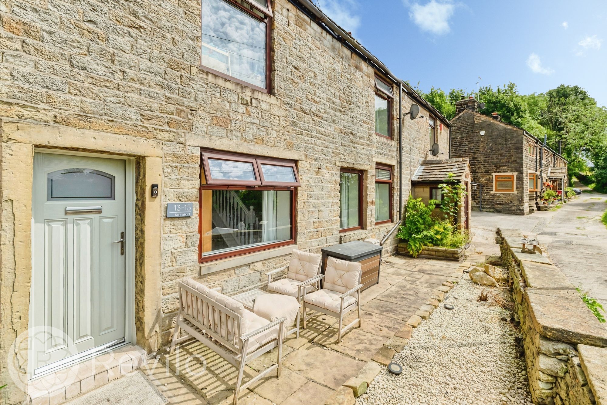 Spring Bank, Healey, OL12