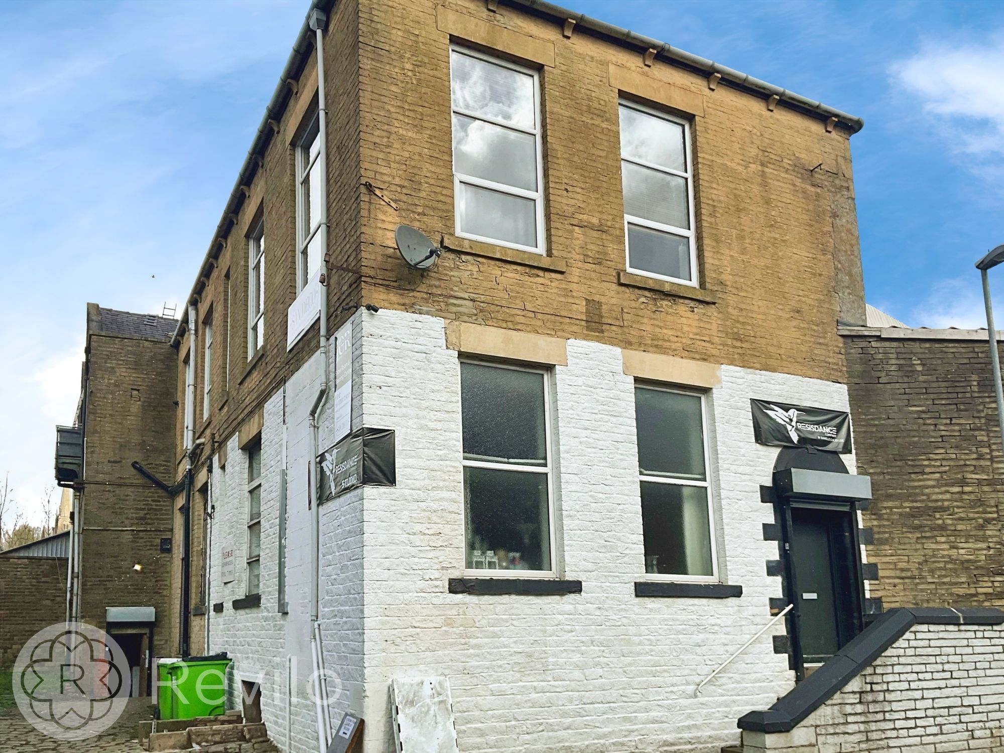 Two Bridges Road, Newhey, OL16