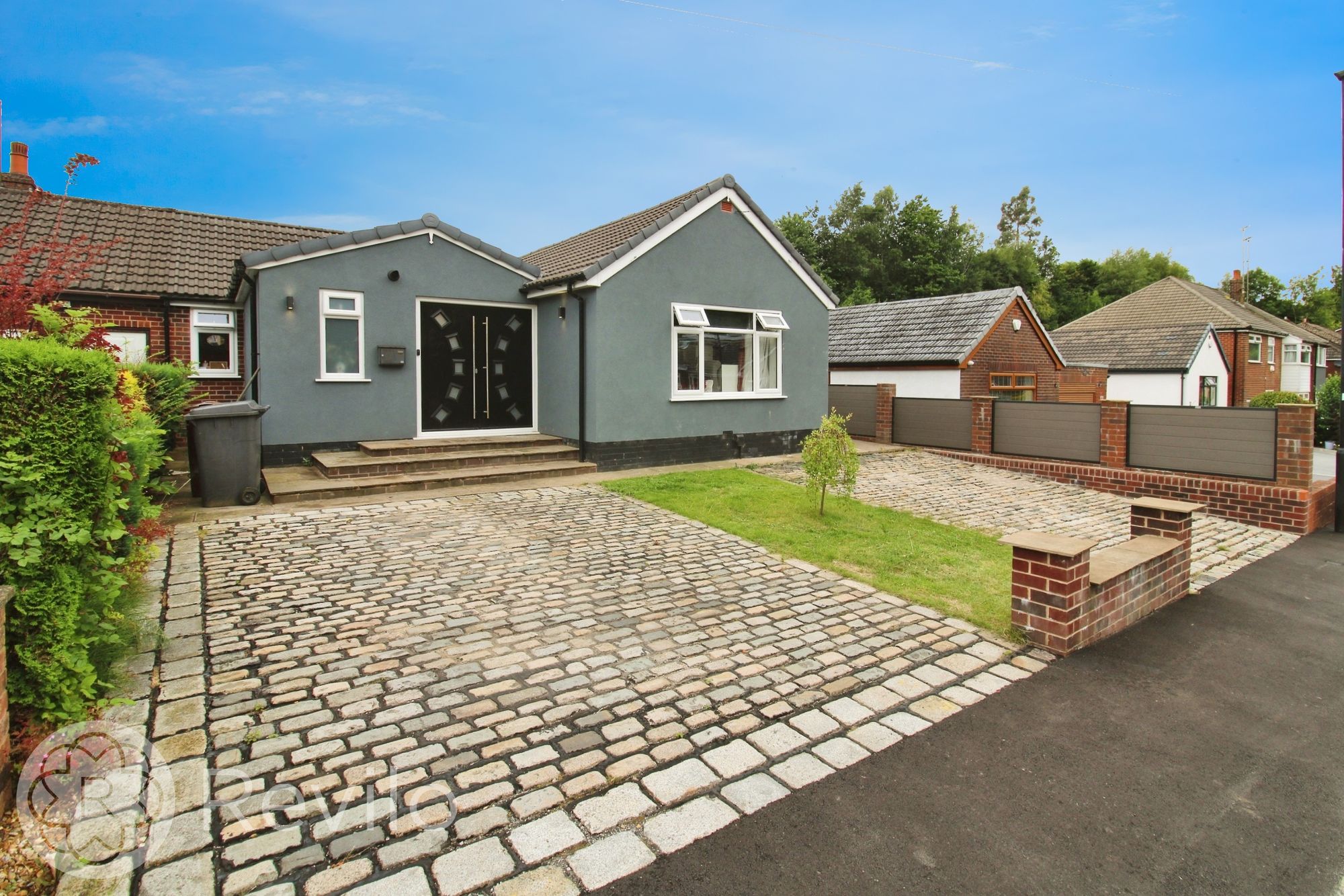 Cliff Hill Road, Shaw, OL2