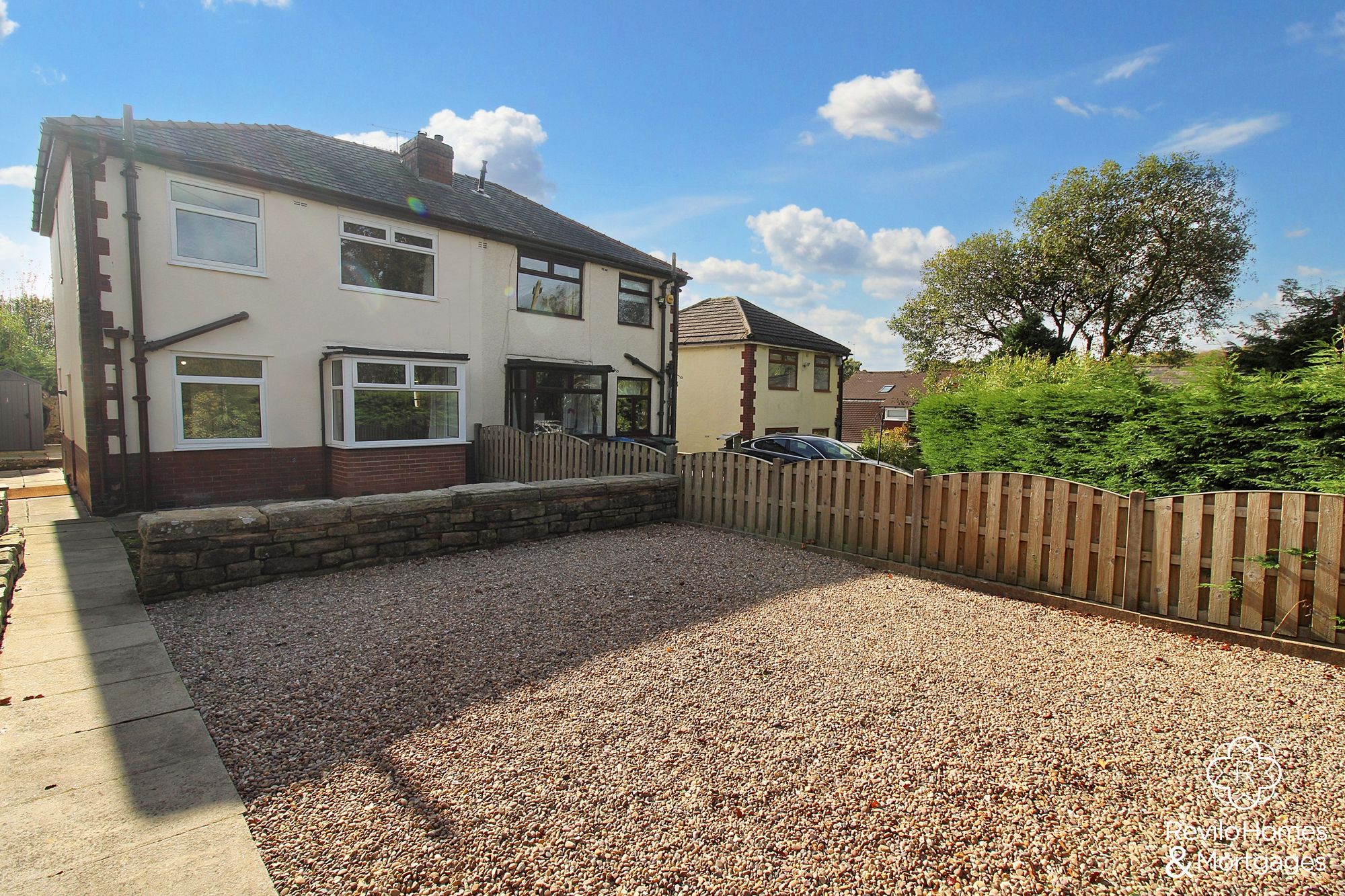 Healey Grove, Whitworth, OL12