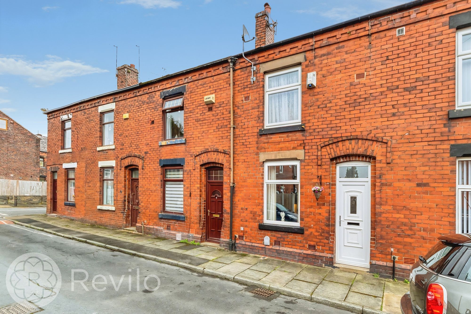 Holland Street, Hurstead, OL16