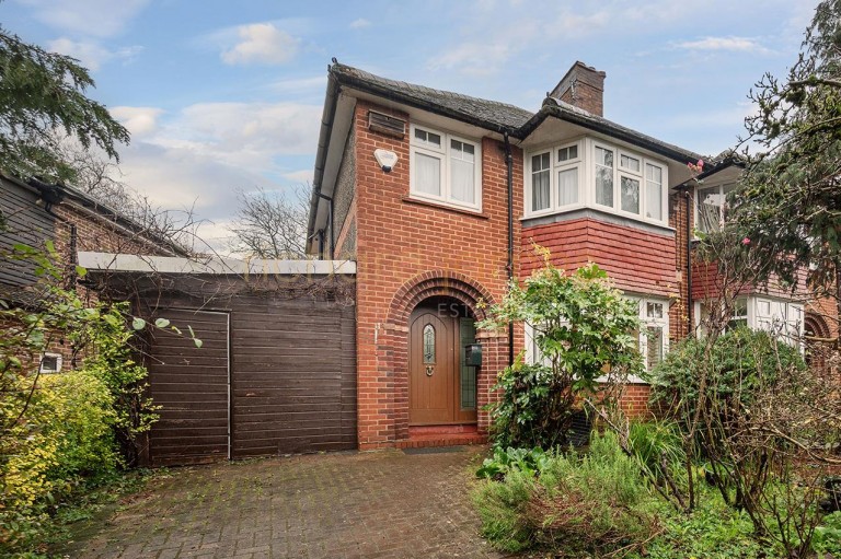 Glenwood Road, Mill Hill, NW7