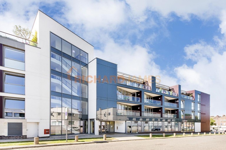 Flower Lane, Mill Hill, London, NW7