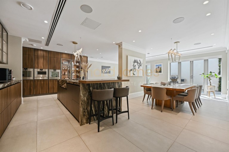 Elizabeth Grove, Bushey Heath, Bushey, WD23