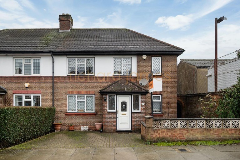 Hartley Close, Mill Hill, NW7