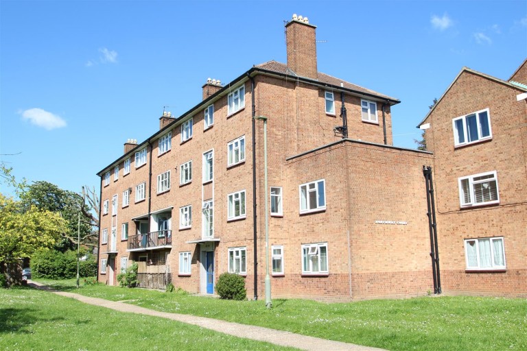 Green Avenue, Mill Hill, NW7