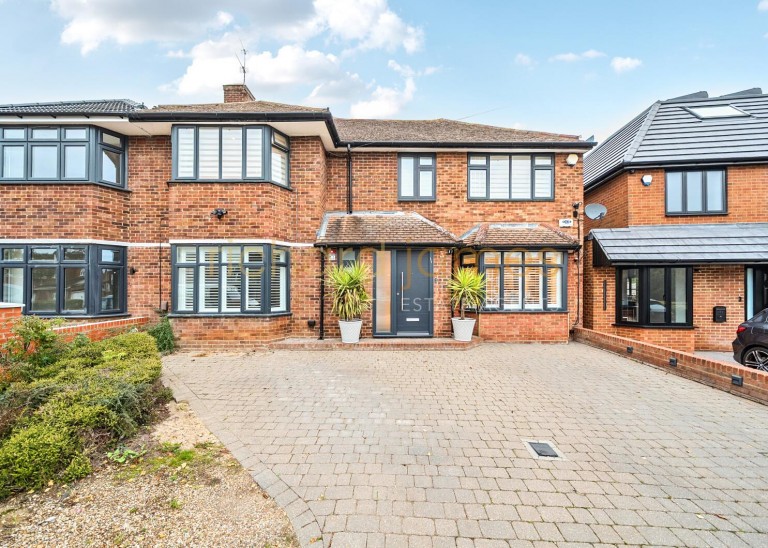 Harrowes Meade, Edgware