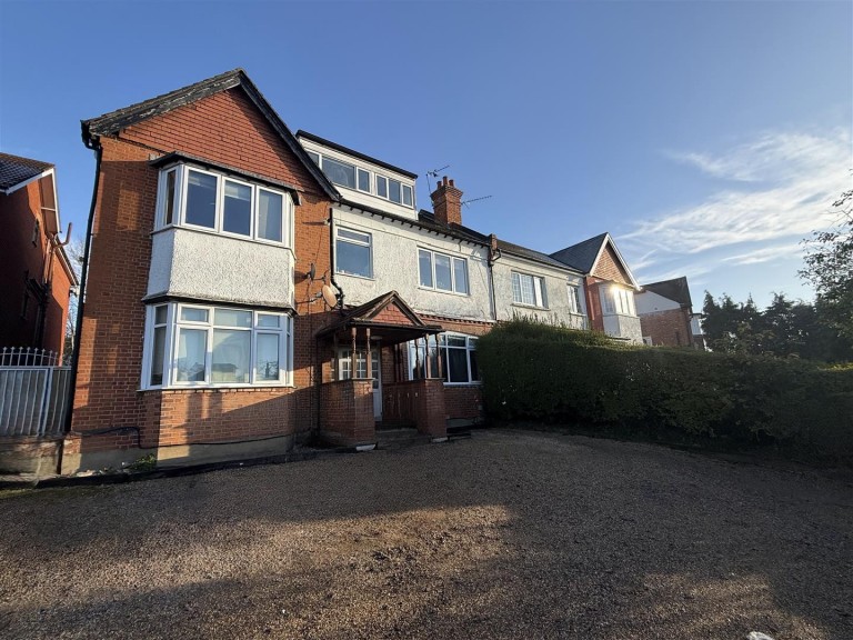 Hale Lane, Mill Hill, NW7