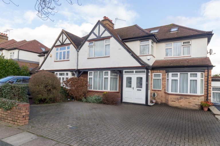 Hillside Gardens, Edgware, HA8