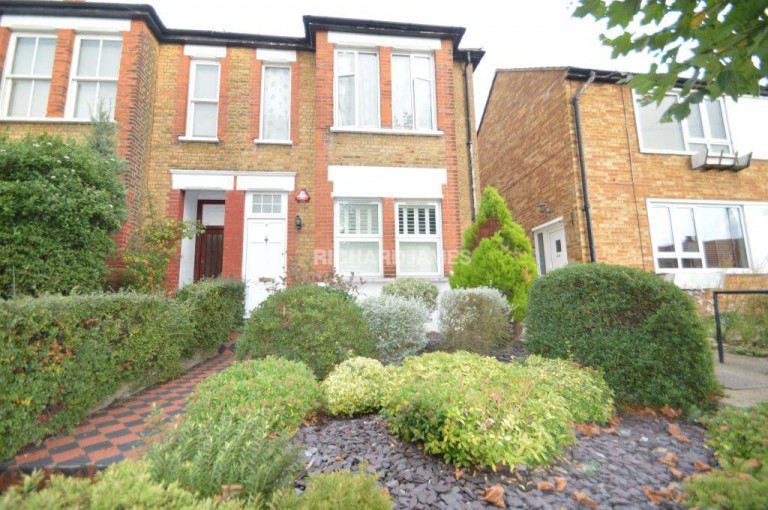 Birkbeck Road, Mill Hill, NW7