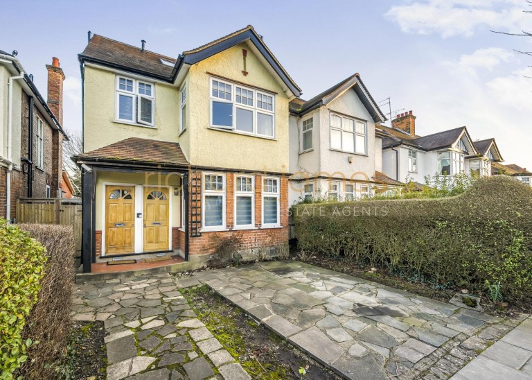 Goodwyn Avenue, Mill Hill, NW7