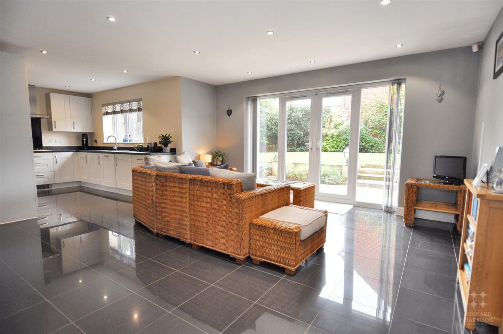 Doble Crescent, Hathern, Loughborough