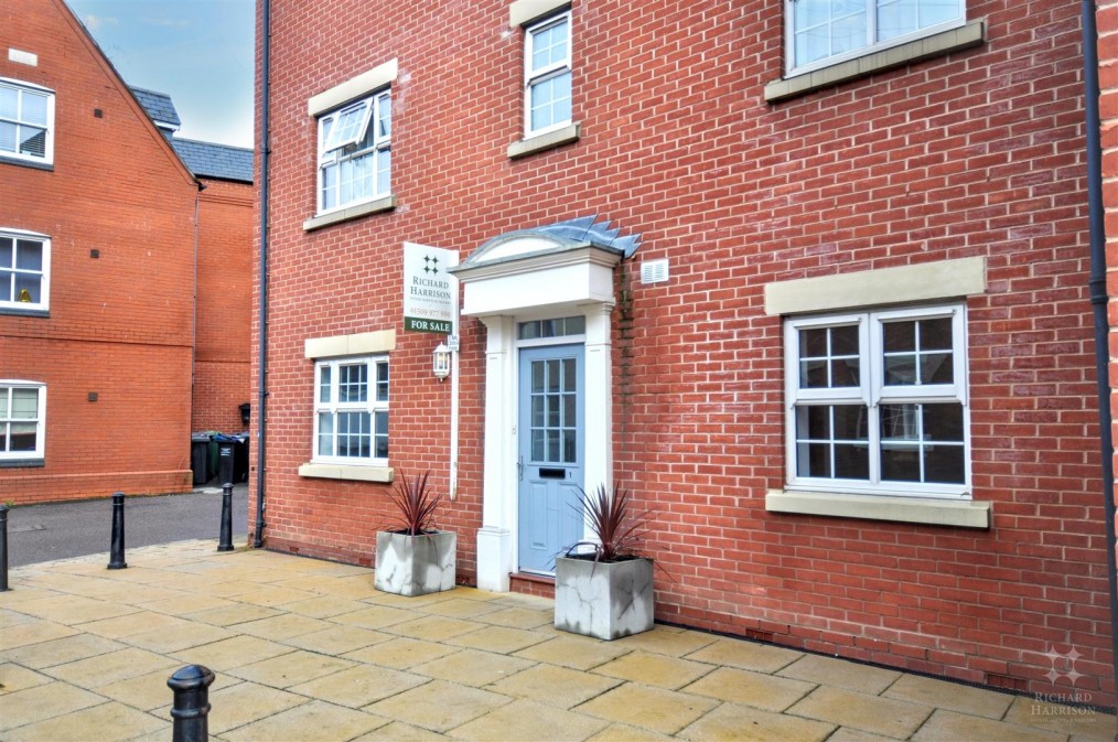 Manor Gardens Close, Loughborough