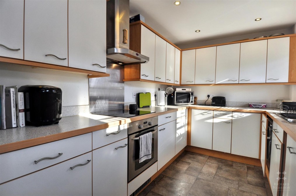 Holland Close, Loughborough