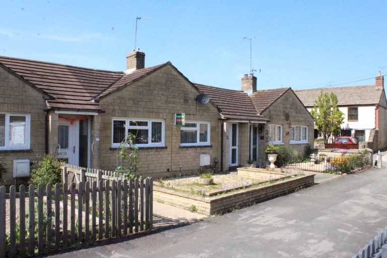 Wesson Place, Fairford
