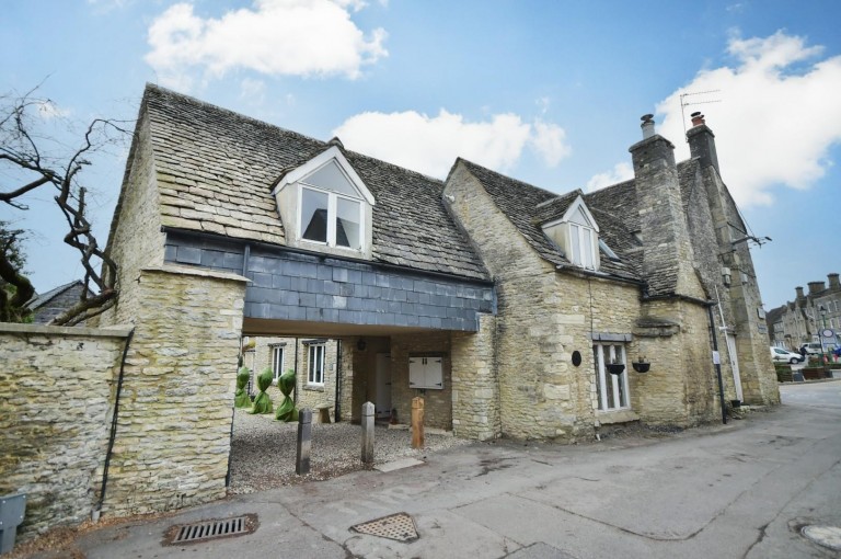 White Hart Court, Fairford